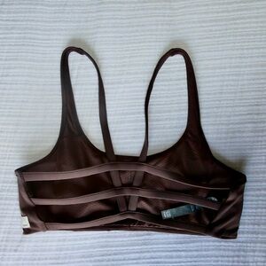 Vuori Yosemite Bra in Huckleberry